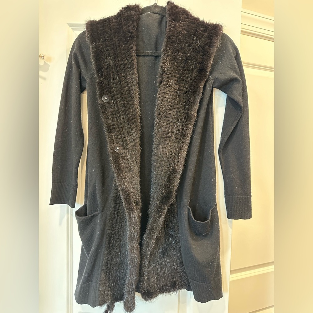 Fur cardigan in black with hood